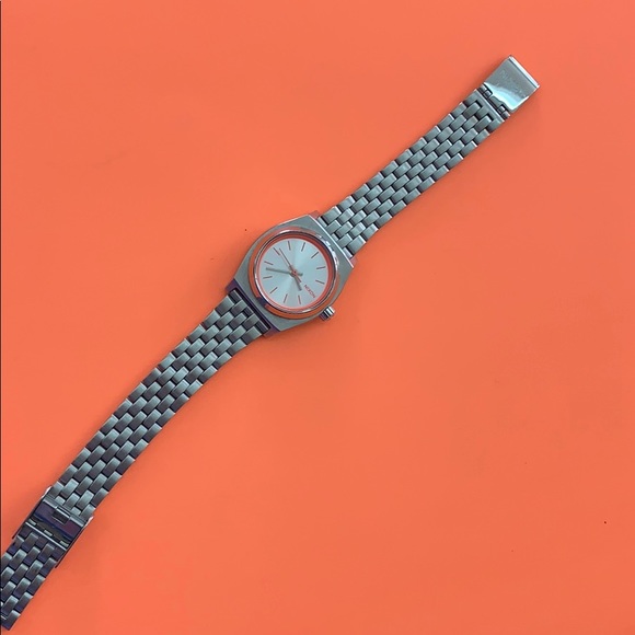 Nixon watch - Picture 3 of 3